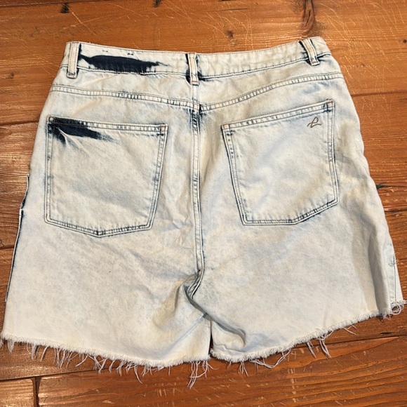DL 1961 shorts, size 30 - Picture 4 of 4